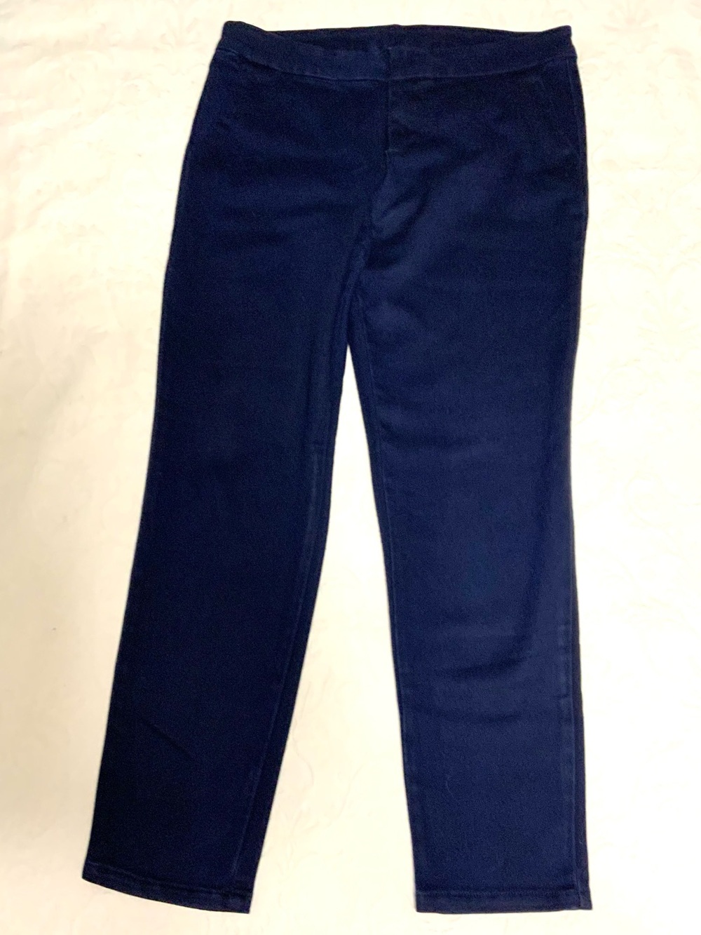 Kut from the Kloth Navy Stretch Chinos, size 6